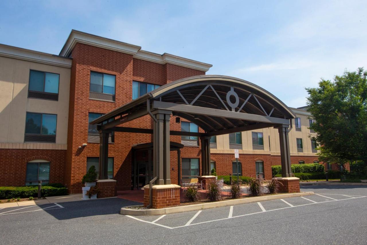 Express & Airport/allentown Area By Ihg Hotel 2*