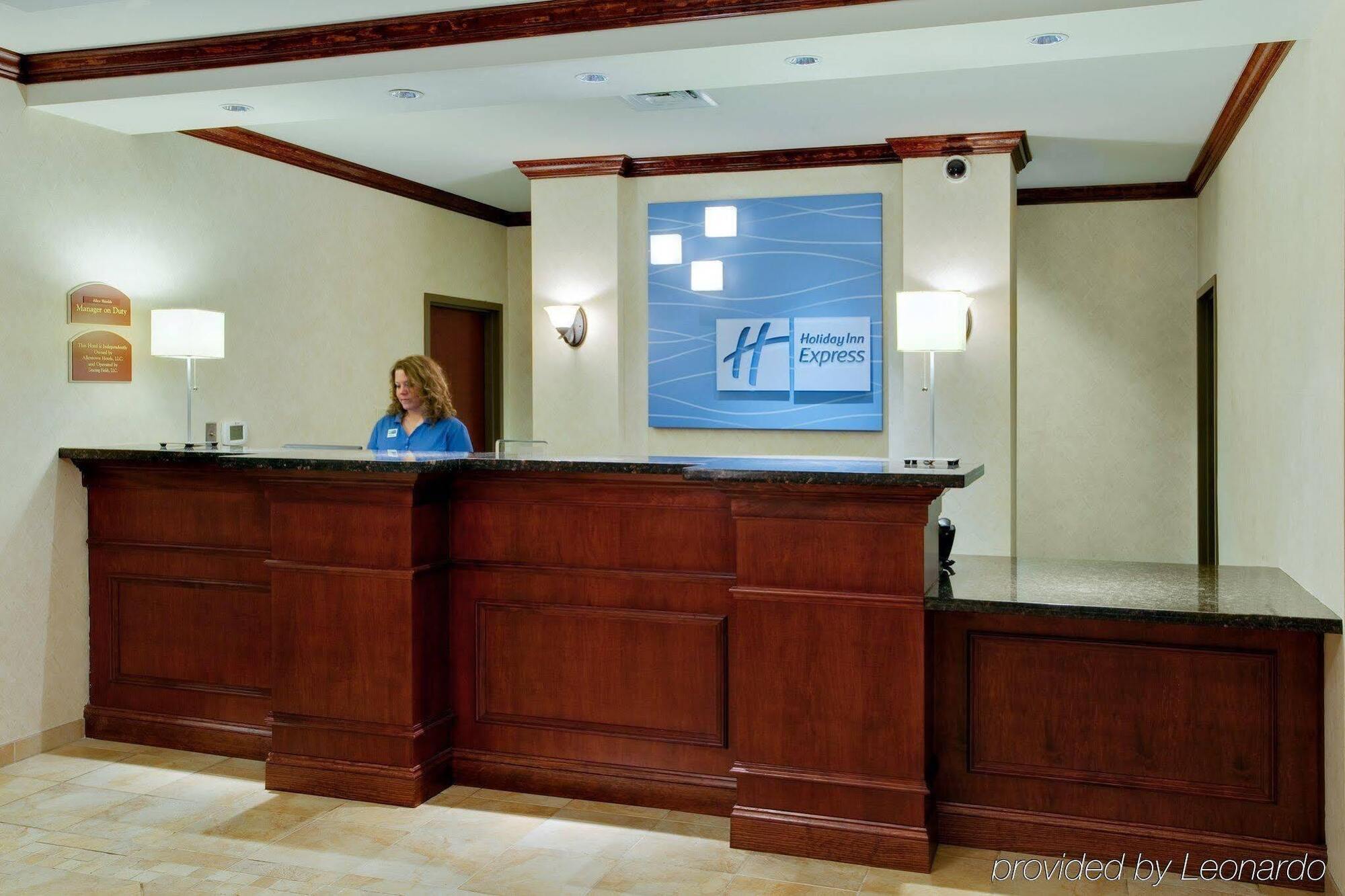 Express & Airport/allentown Area By Ihg Hotel 2*