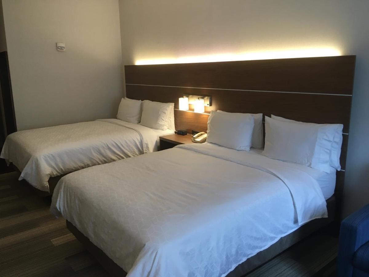 Hotel Express & Airport/allentown Area By Ihg 2*