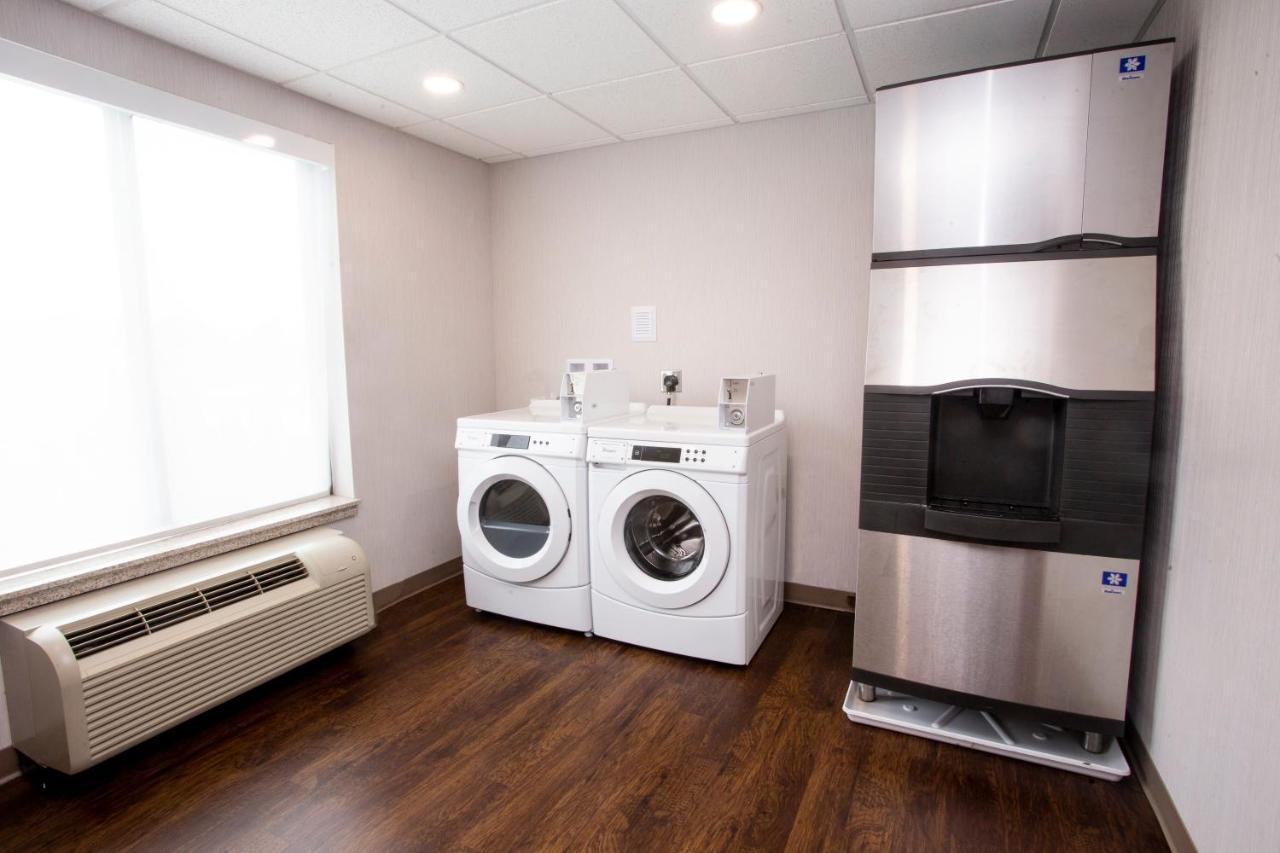 Express & Airport/allentown Area By Ihg 2*