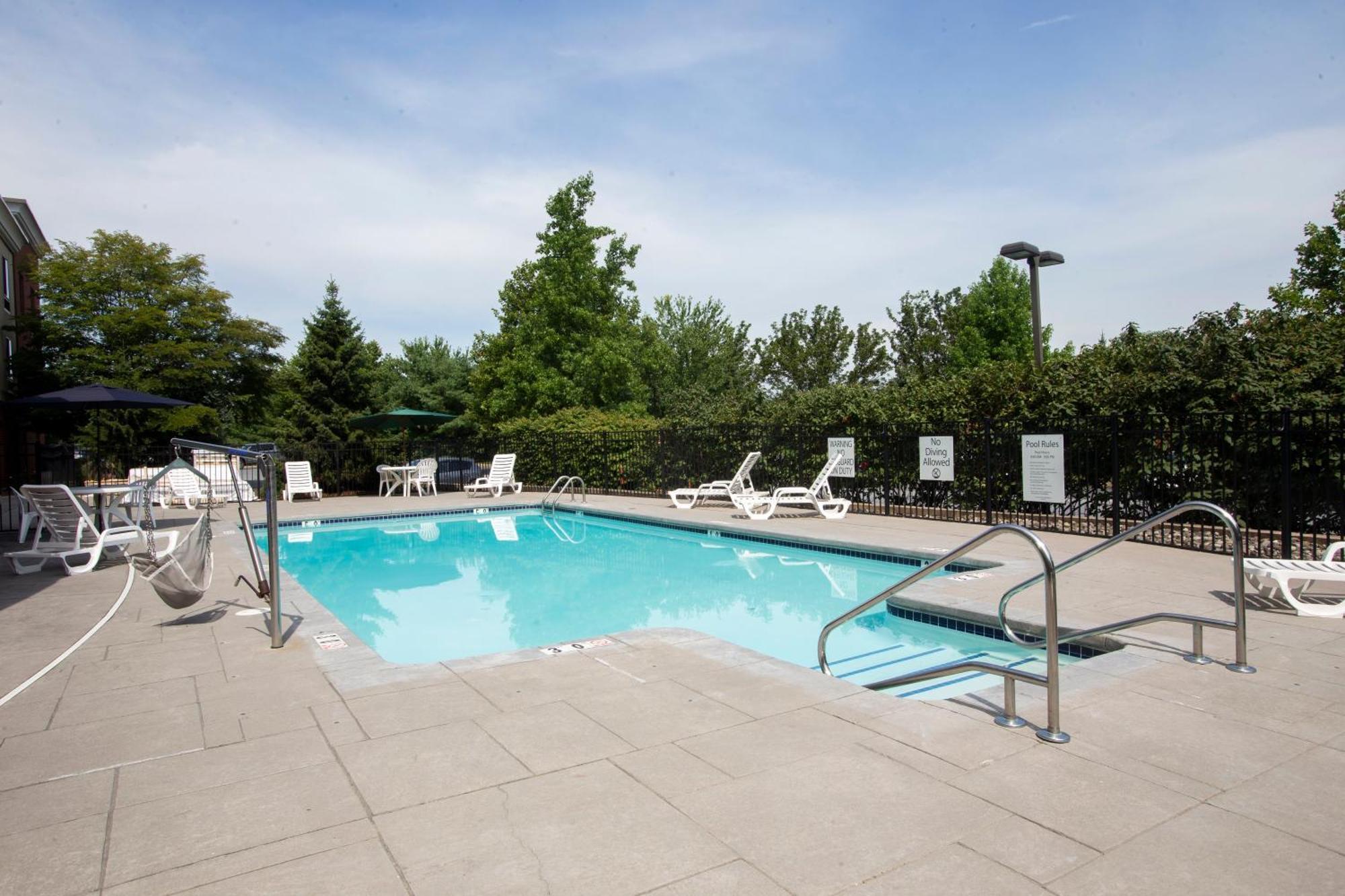 Hotel Express & Airport/allentown Area By Ihg