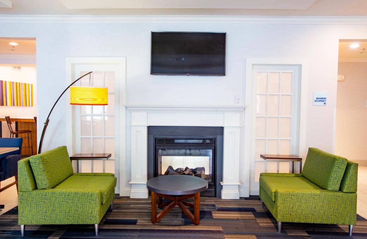 Express & Airport/allentown Area By Ihg Hotel