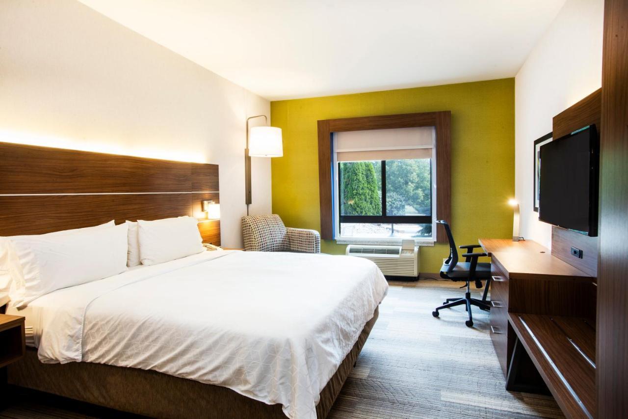 Express & Airport/allentown Area By Ihg Hotel 2*