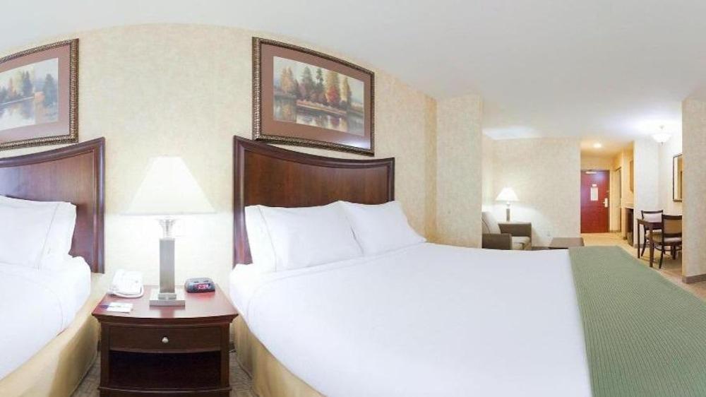 Hotel Express & Airport/allentown Area By Ihg 2*