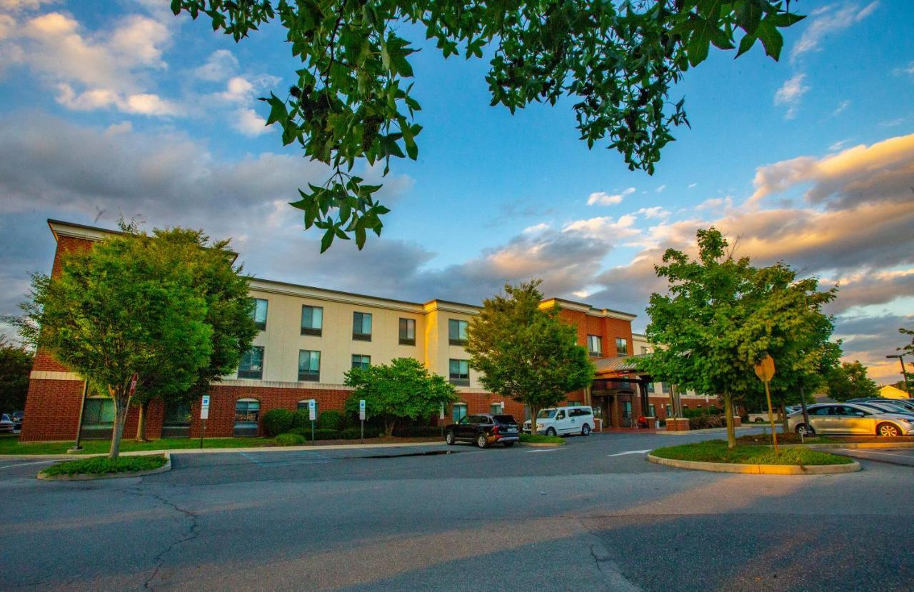Hotel Express & Airport/allentown Area By Ihg