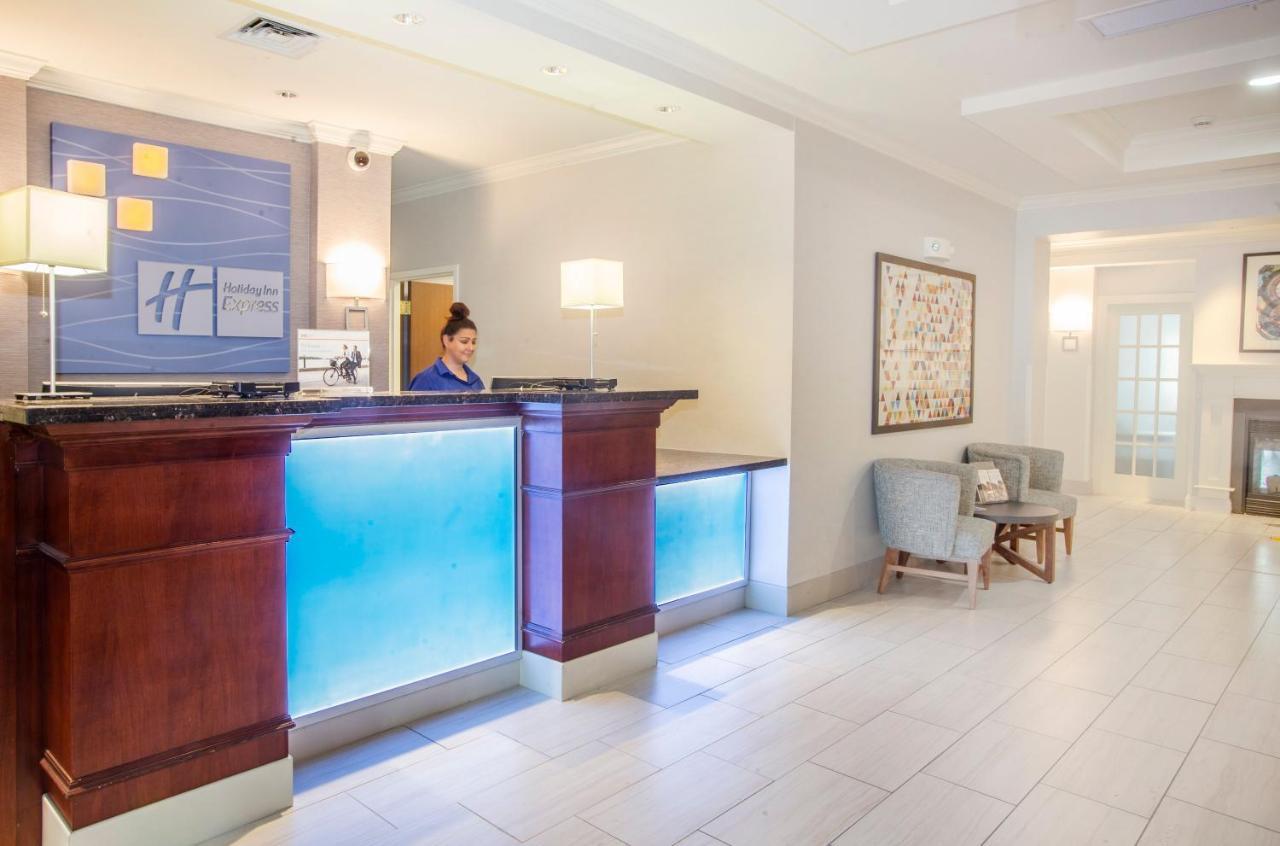 Express & Airport/allentown Area By Ihg Hotel 2*