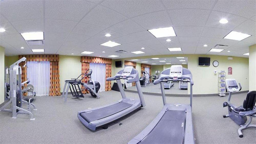 Express & Airport/allentown Area By Ihg Hotel 2*