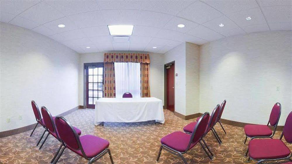 Hotel Express & Airport/allentown Area By Ihg 2*