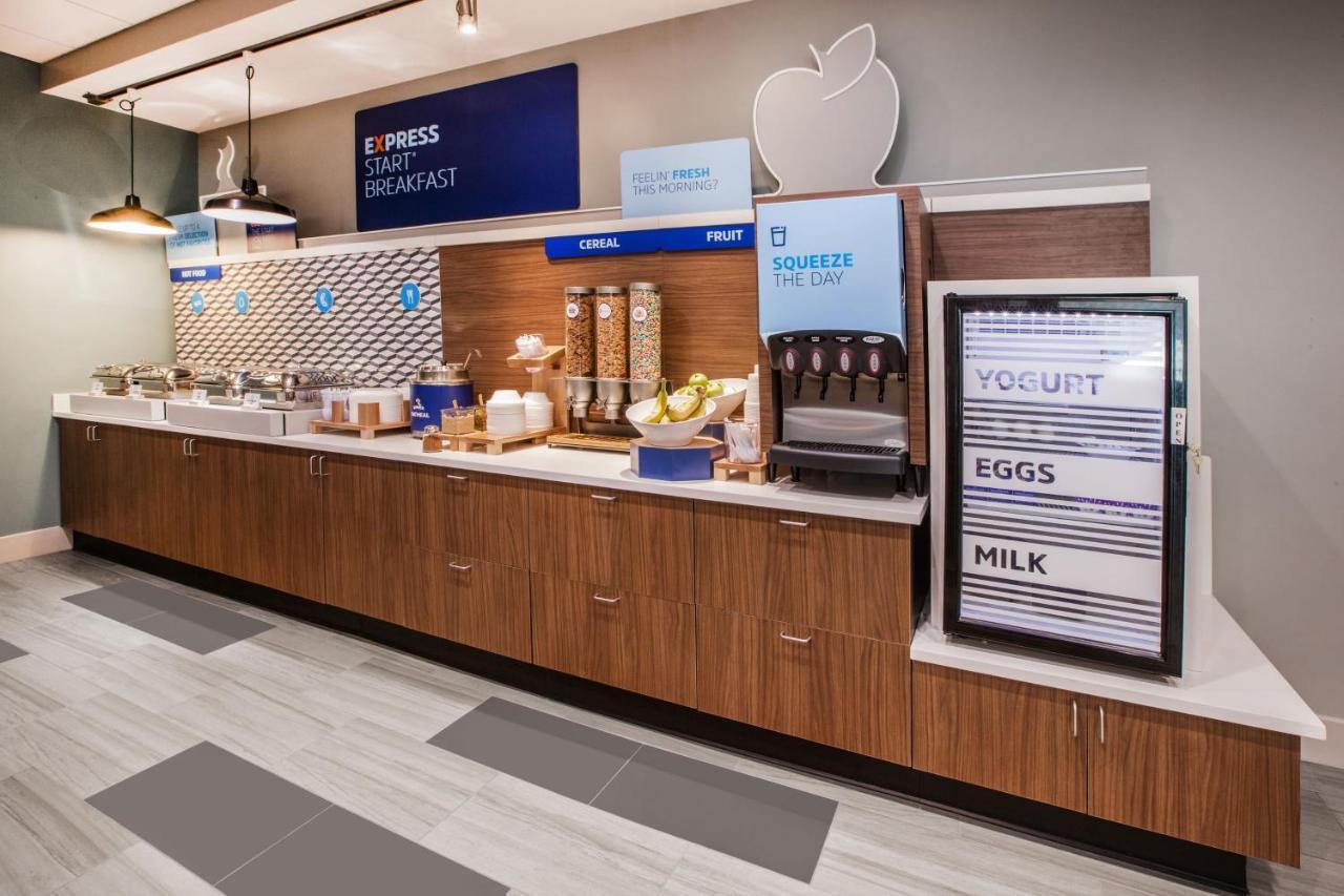 Hotel Express & Airport/allentown Area By Ihg 2*